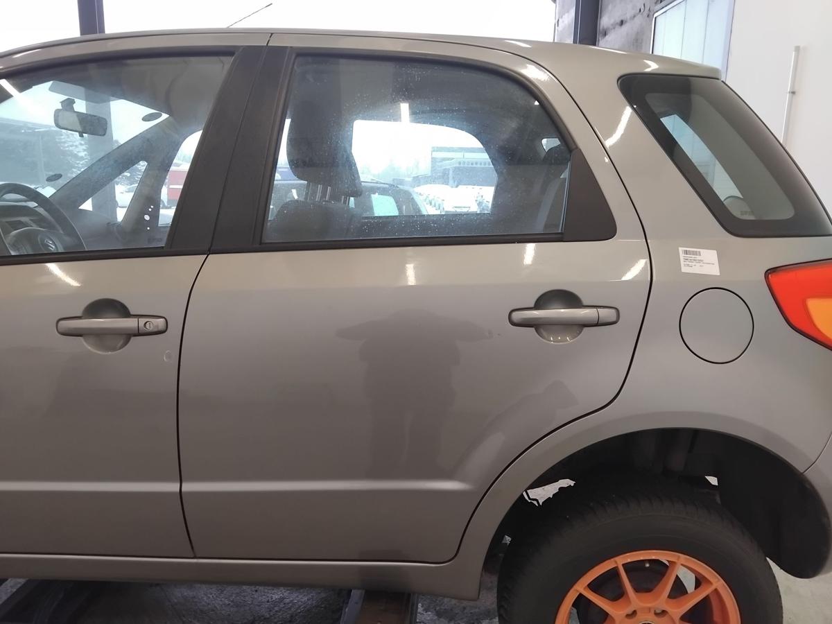Suzuki SX4 T&uuml;r hinten links ZCD Galactic Gray 5t&uuml;rig Steilheck BJ2006