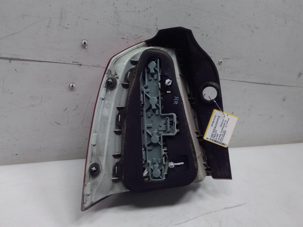 Opel Zafira B original R&uuml;ckleuchte Heckleuchte rechts Faceliftmodell Bj.2009