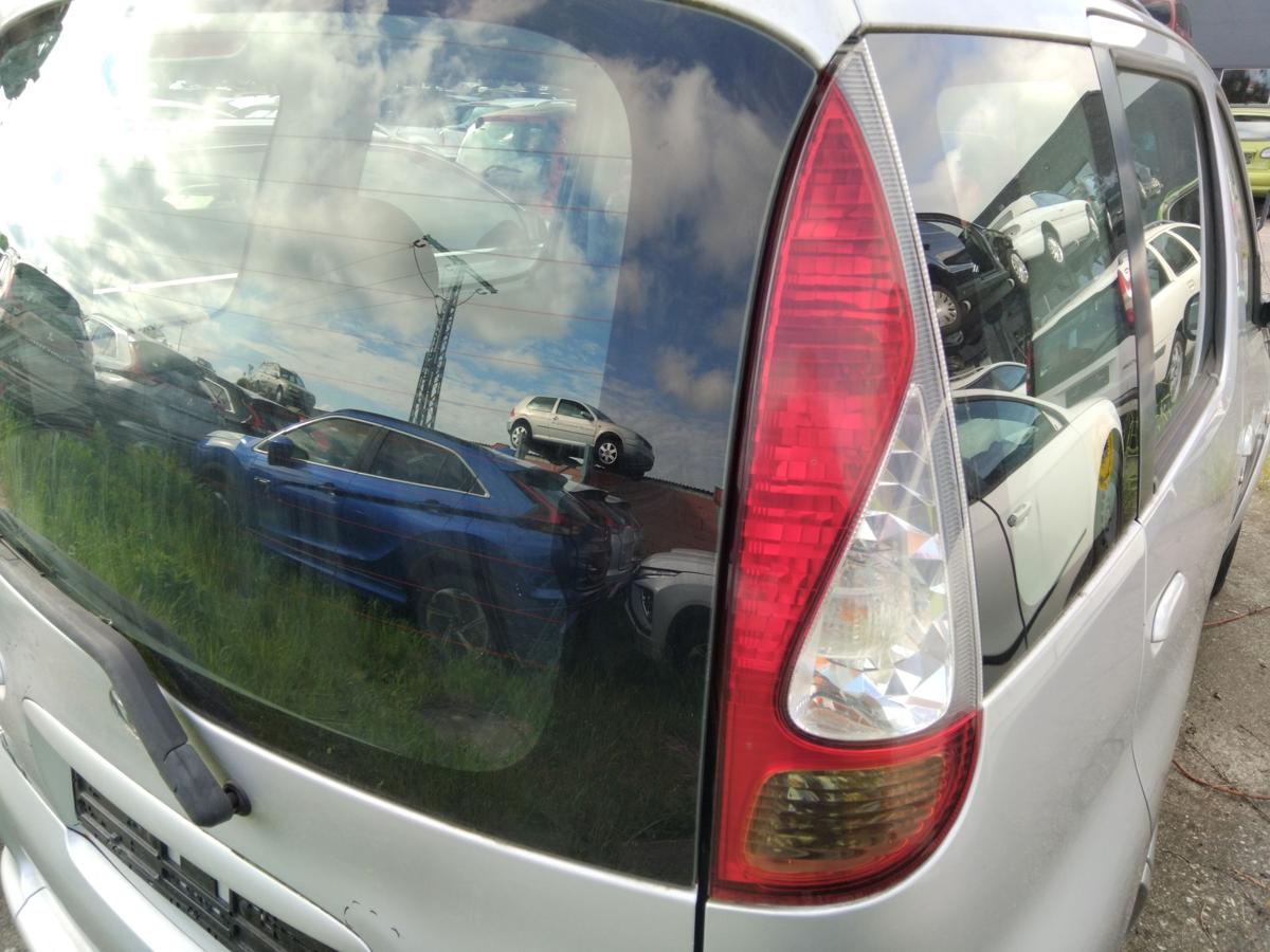 Toyota Yaris Verso original Rückleuchte Heckleuchte rechts Facelift BJ2004