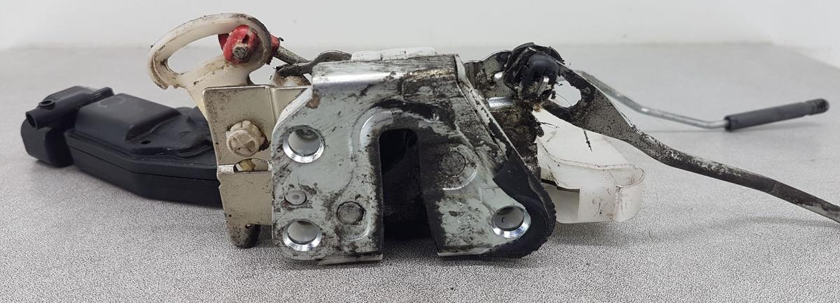 Toyota Aygo Türschloss vorn links Bj2006 für ZV 5 Pins 3 Türig