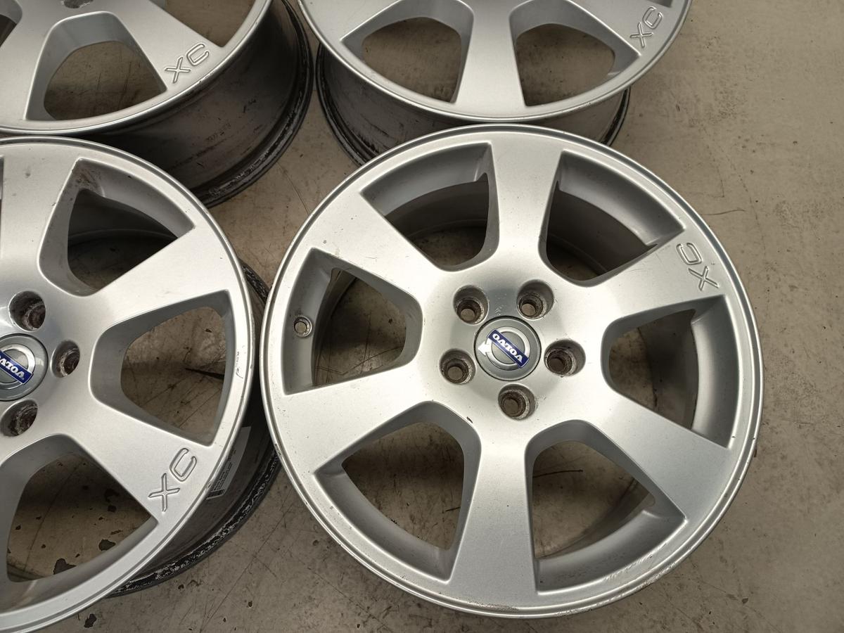 Volvo XC60 orig Satz Alufelgen 7,5x17ET55 30671480 mit Radschrauben Bj 2010