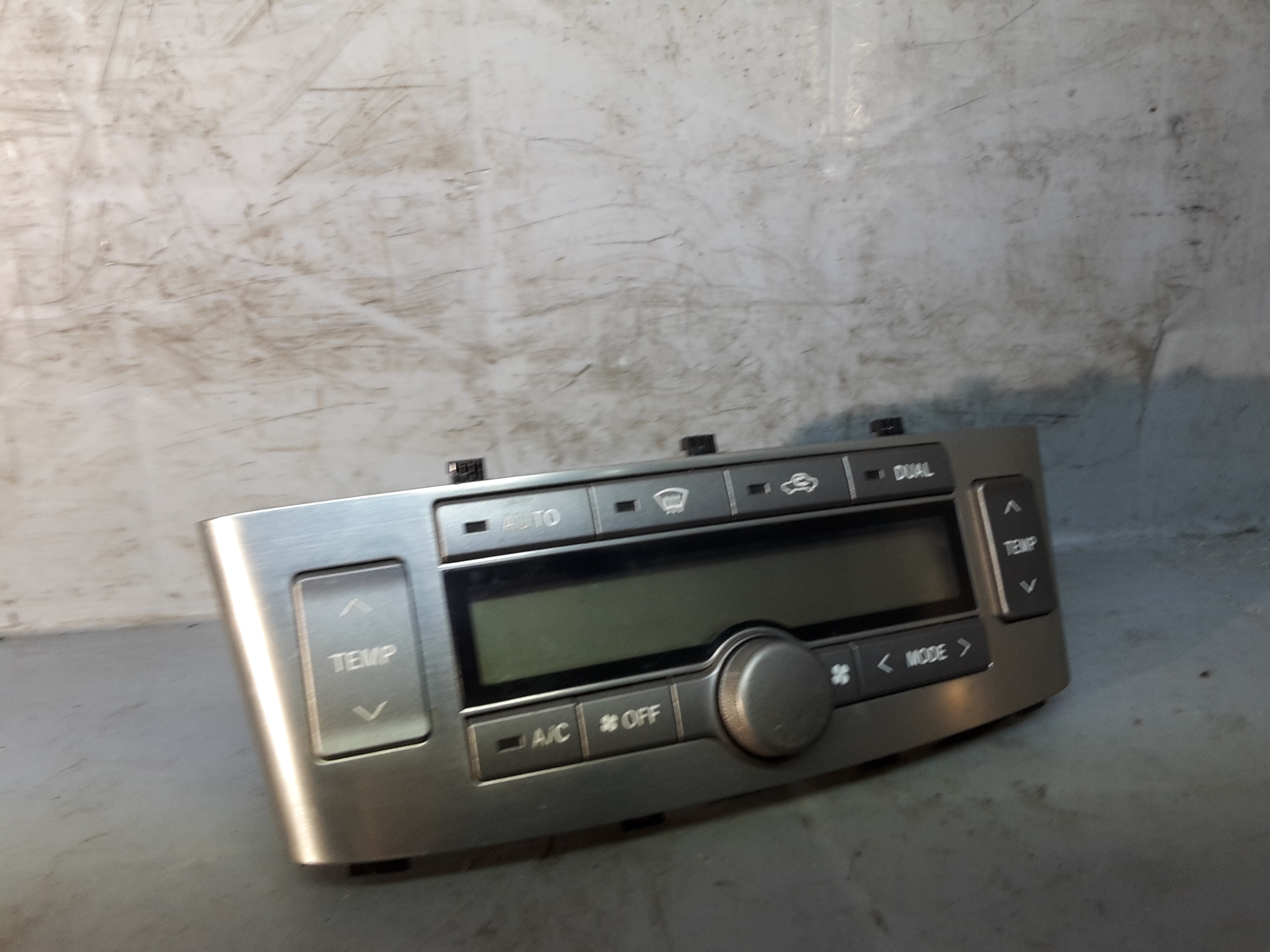 Toyota Avensis Kombi T25 Bj. 2004 org. Bedienelement f&uuml;r Klimaanlage-, automatik