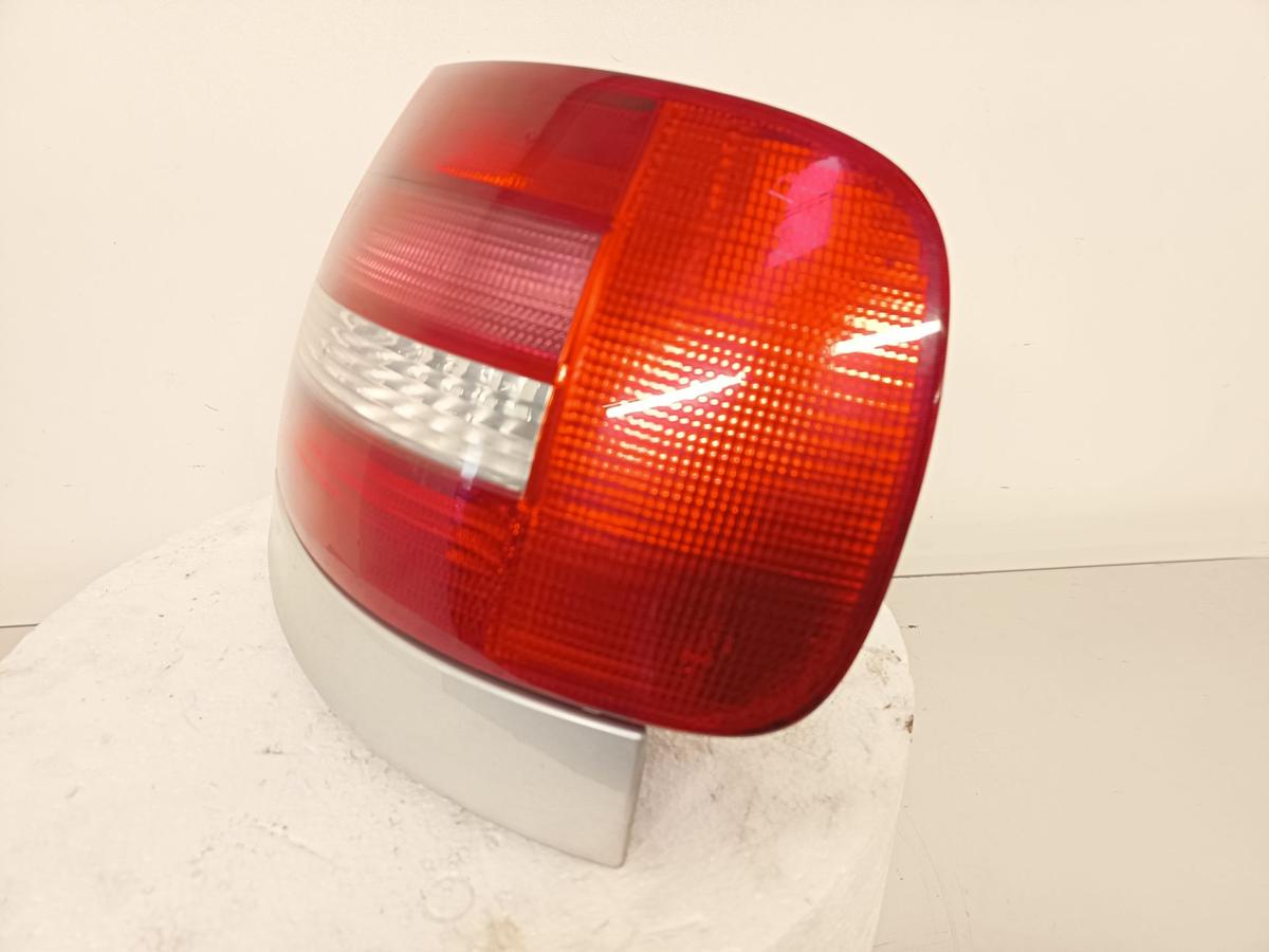 Audi A4 B5 Limo orig Rückleuchte Schlusslicht rechts hinten 8D0945096F Bj 2000