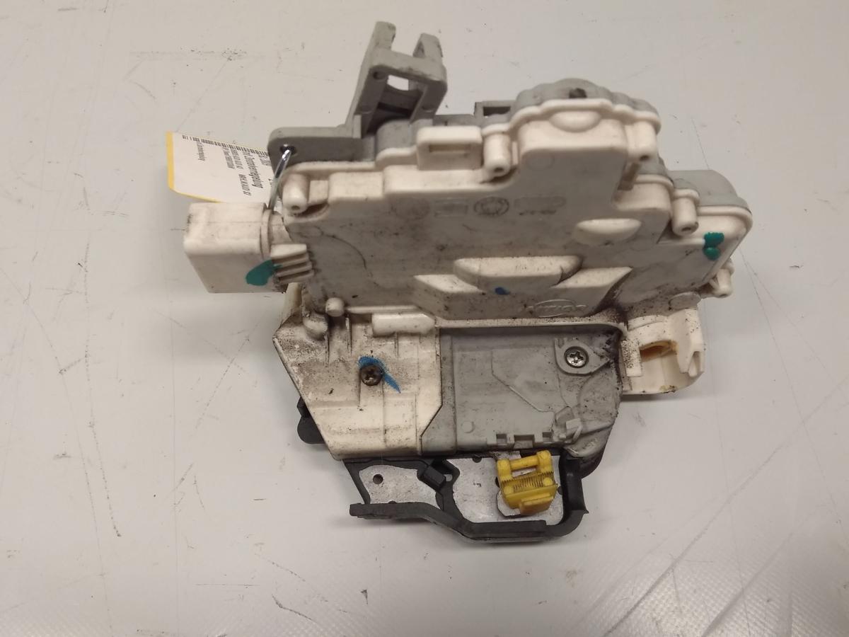Audi A3 8P original T&uuml;rschlo&szlig; vorn links mit Zentralverriegelung BJ2009