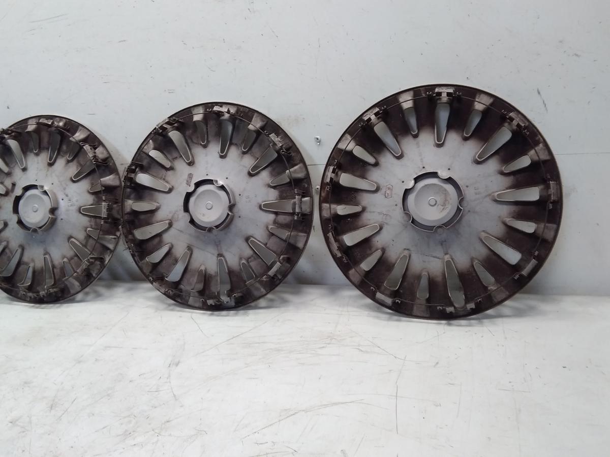 VW Passat 3C Satz original Radkappen 16" 3C0601147D Bj.2008