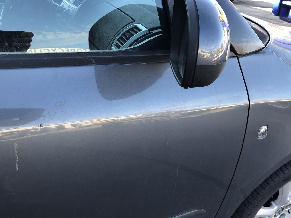 Skoda Fabia 5J T&uuml;r vorn rechts Beifahrert&uuml;r auch Kombi LF8J Antracit Grey