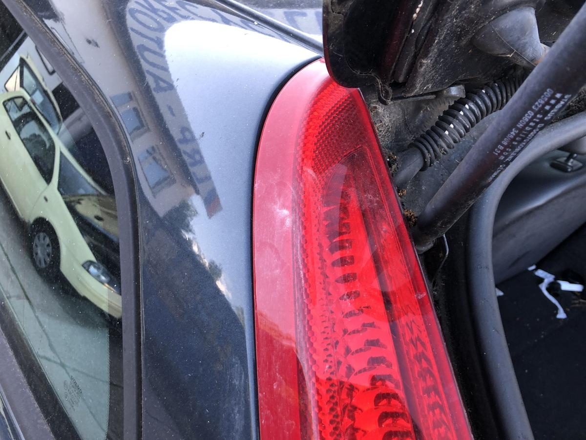 Volvo C30 Typ M R&uuml;ckleuchte links R&uuml;cklicht Heckleuchte kleiner Schaden