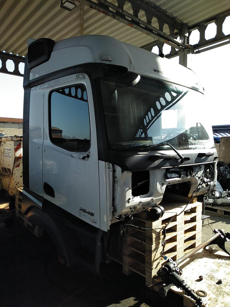 Mercedes Actros MP4 963 Fahrerhaus Fahrerkabine StreamSpace Bj.2018 KEIN VERSAND