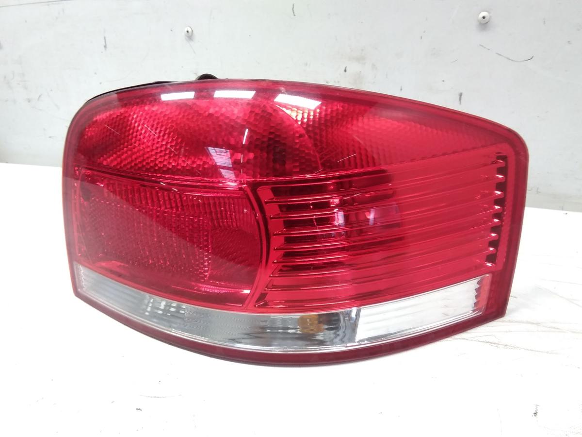 Audi A3 8P Rückleuchte Heckleuchte rechts 3-türig BJ2003