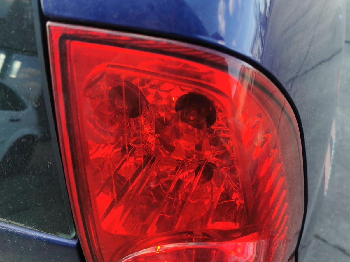 Mitsubishi Space Star DG0 R&uuml;ckleuchte Schlussleuchte R&uuml;cklicht rechts ab Bj 2002