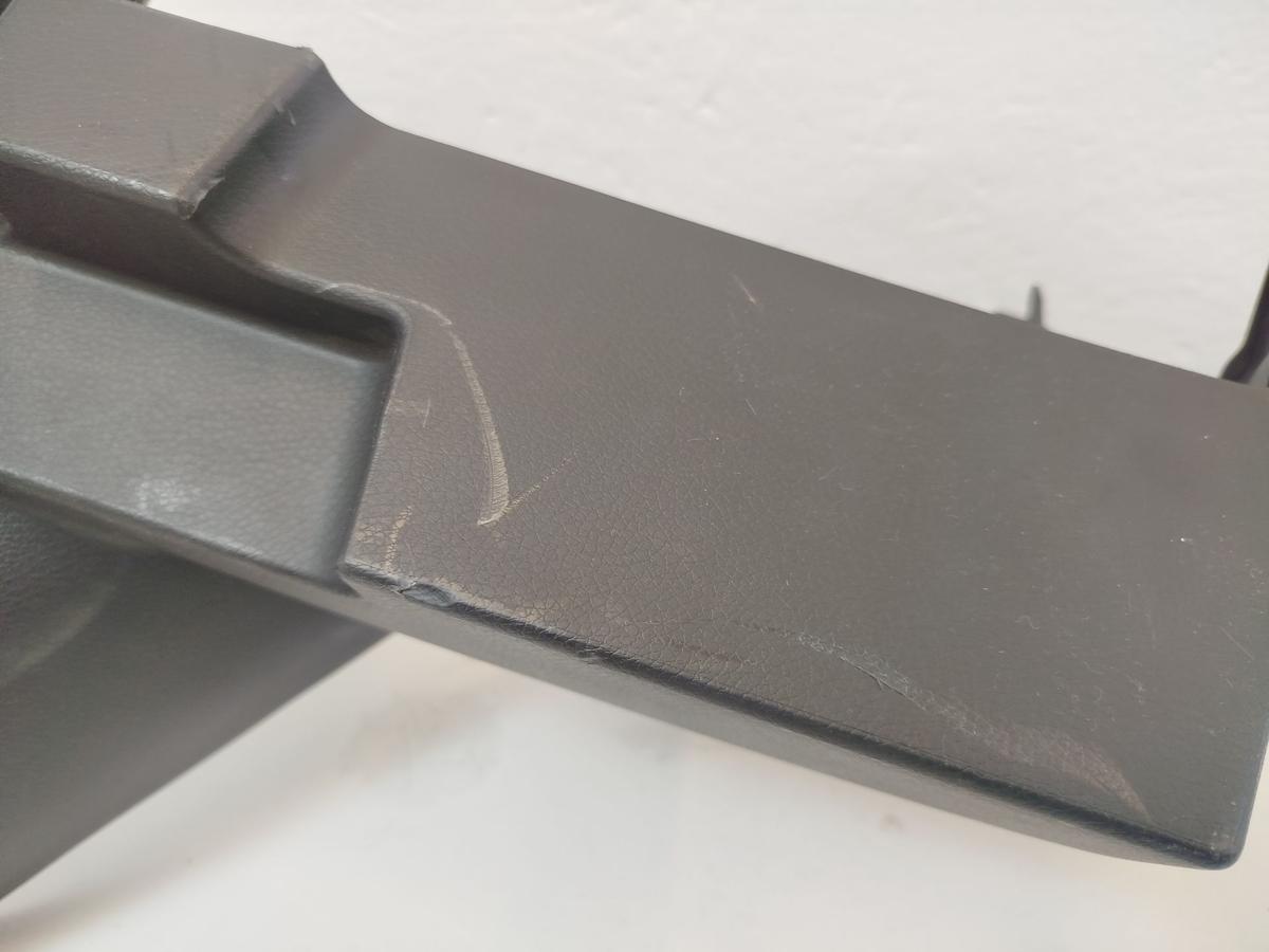 Smart #1 HX11 Pulse Verkleidung Einstieg hinten rechts mit beleuchteter Leiste Smart #1 HX11 Pulse Verkleidung Einstieg hinten rechts mit beleuchteter Leiste