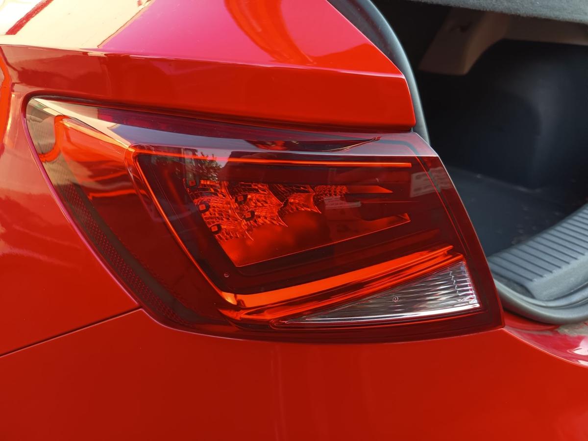 Seat Leon III Limo original LED Heckr&uuml;ckleuchte links aussen Schlusslicht Bj2014