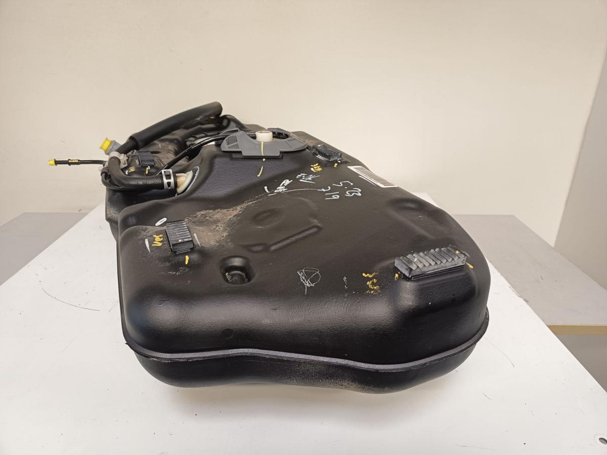 Mazda 2 DJ orig Tank Kraftstoffbehälter 1,5l 66KW Benzin Bj 2015