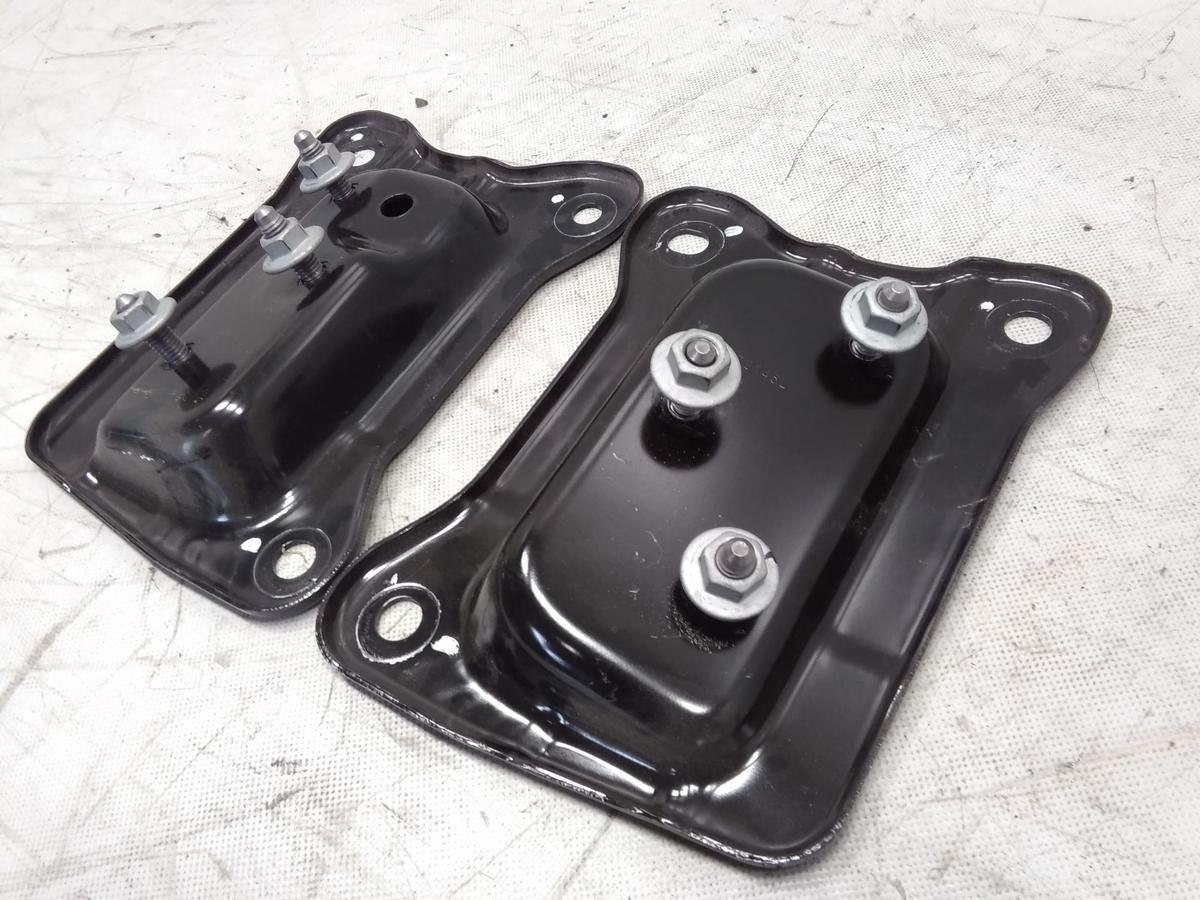 Tesla Model Y Bj.2022 original Satz Halter Alutr&auml;ger Sto&szlig;f&auml;nger hinten