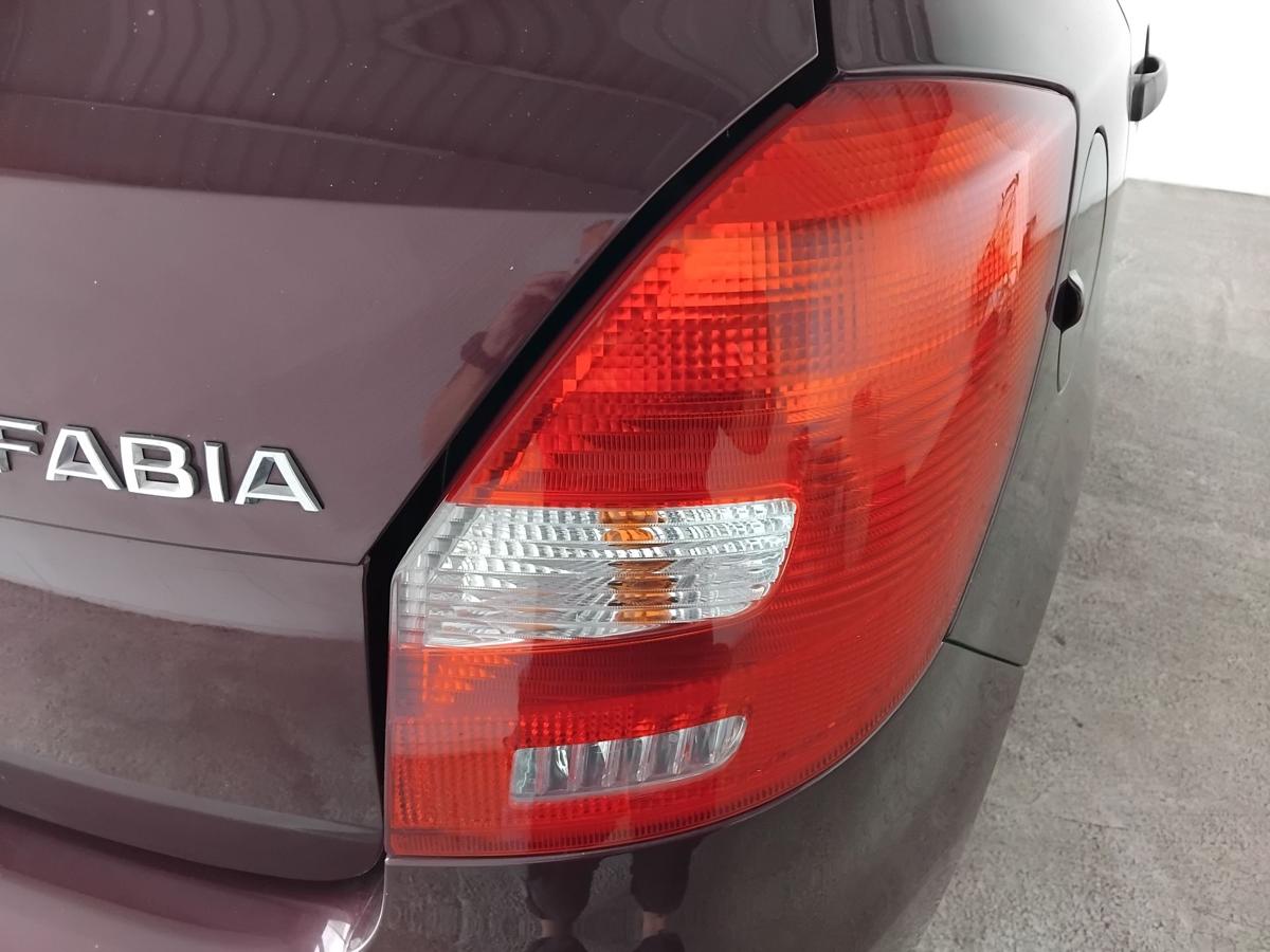 Skoda Fabia 2 5J original R&uuml;ckleuchte Heckleuchte rechts Kombi Flie&szlig;heck BJ2013