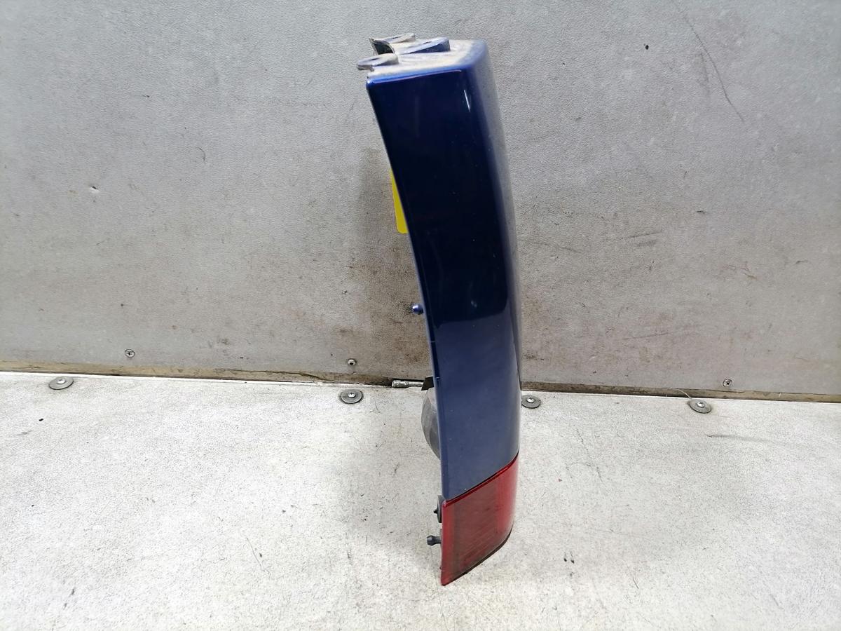 Opel Meriva A original Blende Abdeckung unter Rückleuchte links Ultrablau Z21B Bj.2006