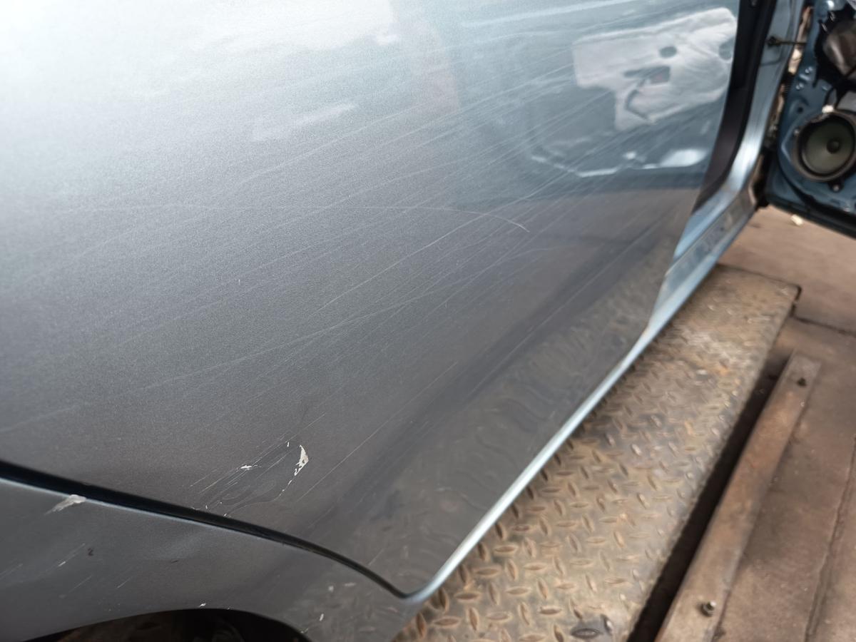 Toyota Auris E18 Limo original T&uuml;r hinten rechts Fond 8N0 Arktisblau Bj 2013
