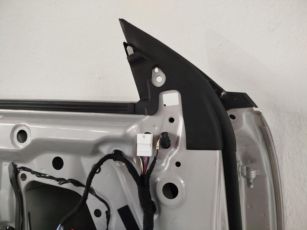 NIO ET7 Elektro Tür vorn links Fahrertür im Rohbau Sunrise Beige