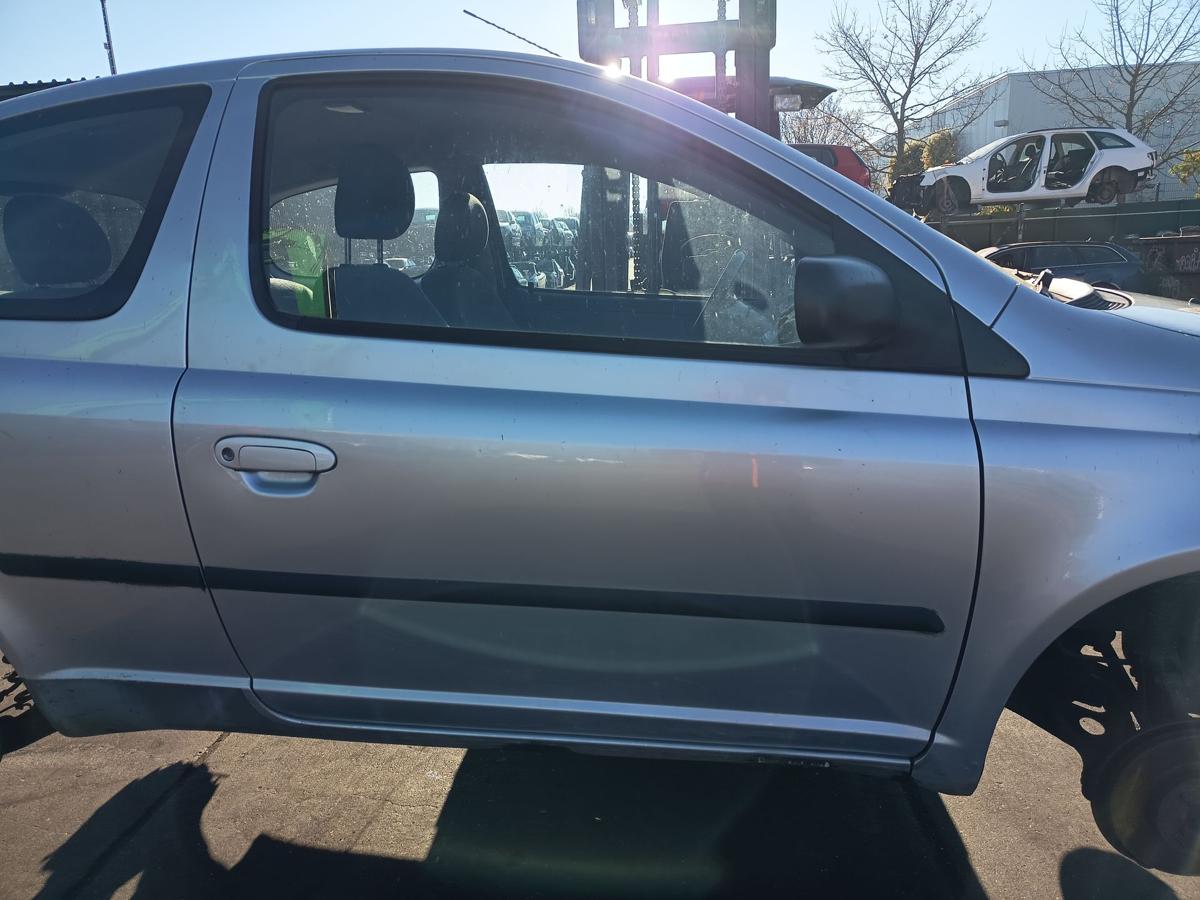 Toyota Yaris XP10 orig Tür rechts 3türer Beifahrertür 199 Siber Bj 2000