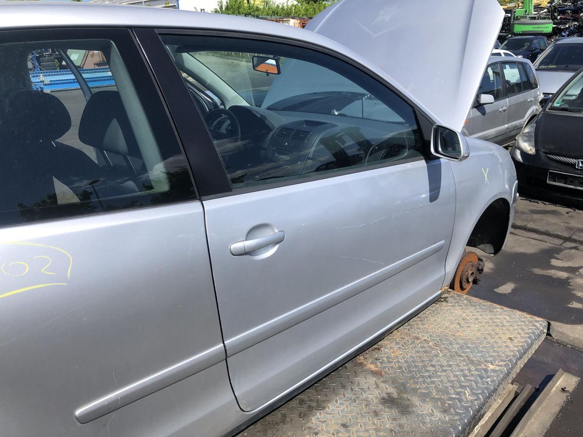 VW Polo 9N3 original Tür rechts Beifahrer (Roh) A7W Reflexsilber Bj 2005