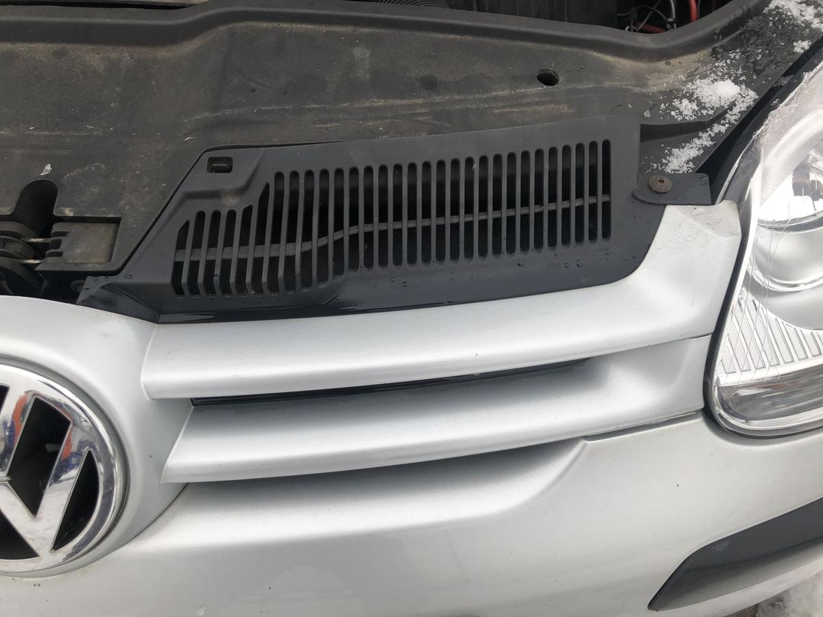 VW Golf 5 V 1K K&uuml;hlergrill Grill Frontgrill mit VW Logo LA7W Reflexsilber Met