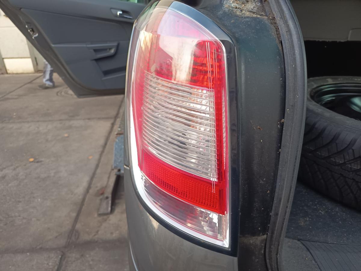 Opel Astra H Caravan original R&uuml;ckleuchte links Heck/Schluss/Licht Bj 2010