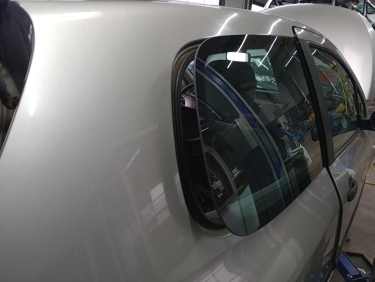 Peugeot 307 orig Seitenscheibe rechts Ausstellscheibe Fenster 3trg Bj 06