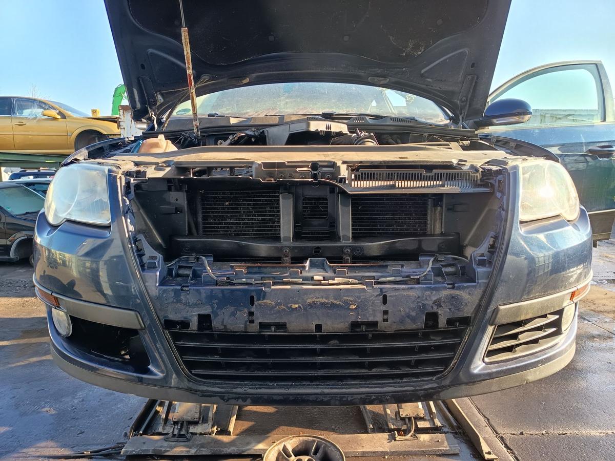 VW Passat 3C B6 original Sto&szlig;stange F&auml;nger vorn/Front D5Q Shadow Blue Bj 2008