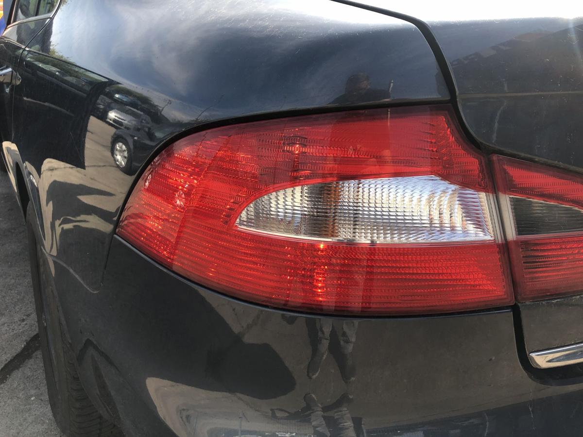 Skoda Superb 2 Typ 3T R&uuml;ckleuchte au&szlig;en links R&uuml;cklicht Heckleuchte Limo