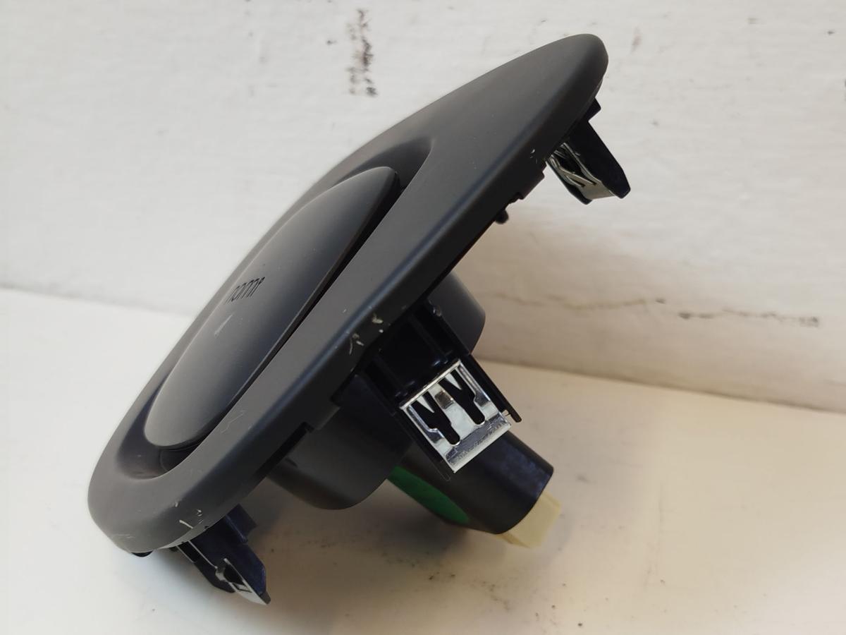 NIO EL6 Elektro SUV Nomi Assistent Armaturenbrett mitte oben OEM