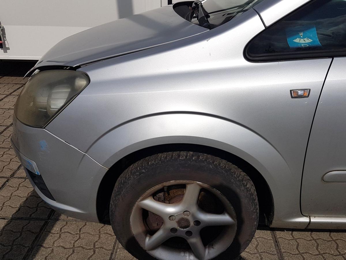 Opel Zafira B Kofl&uuml;gel links in 2AU Starsilber III Bj2006
