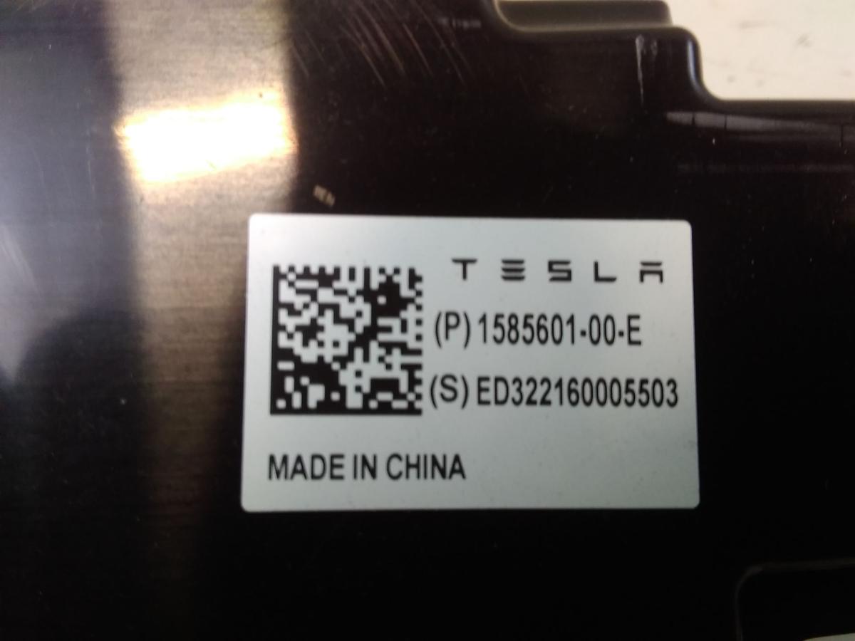 Tesla Model Y orig Bluetooth WIFI Antenne 158560100E unter Sonnenblende BJ2023