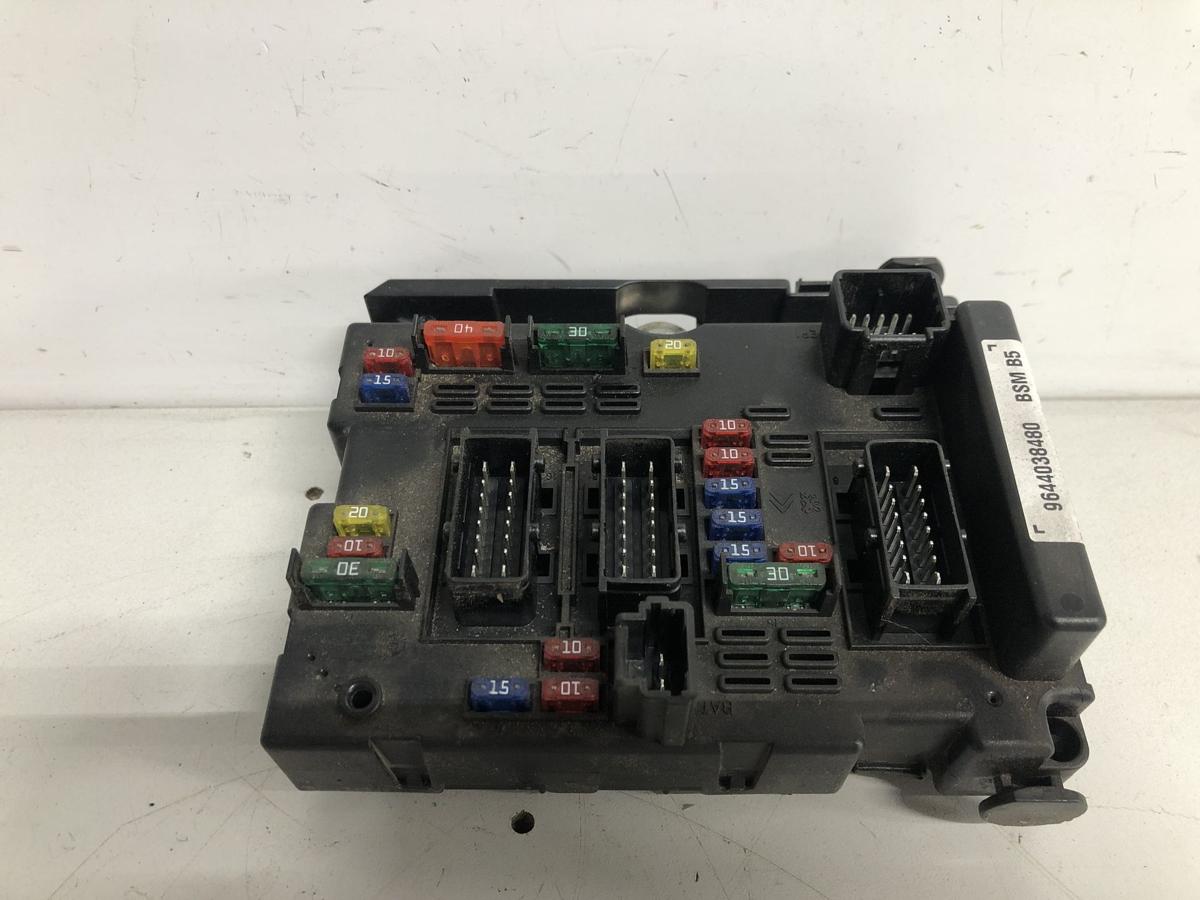 Peugeot 406 Coupe original Steuergerät Bordnetz Motorraum 9644038480 Bj 2002