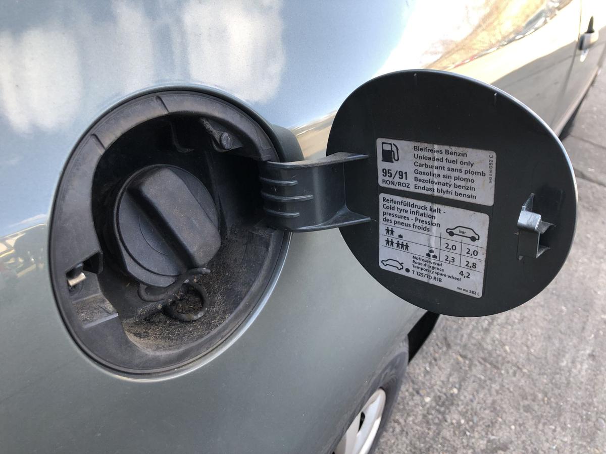 VW Golf 5 V 1K Tankklappe Tankdeckel Tankverschluss LA6Q Sagegreen