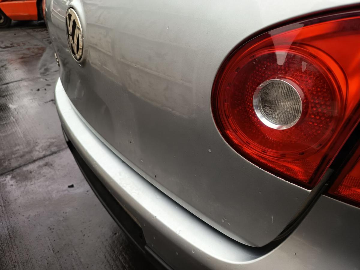 VW Golf V original Heckklappe mit Scheibe Deckel hinten A7W Reflexsilber Bj 2005