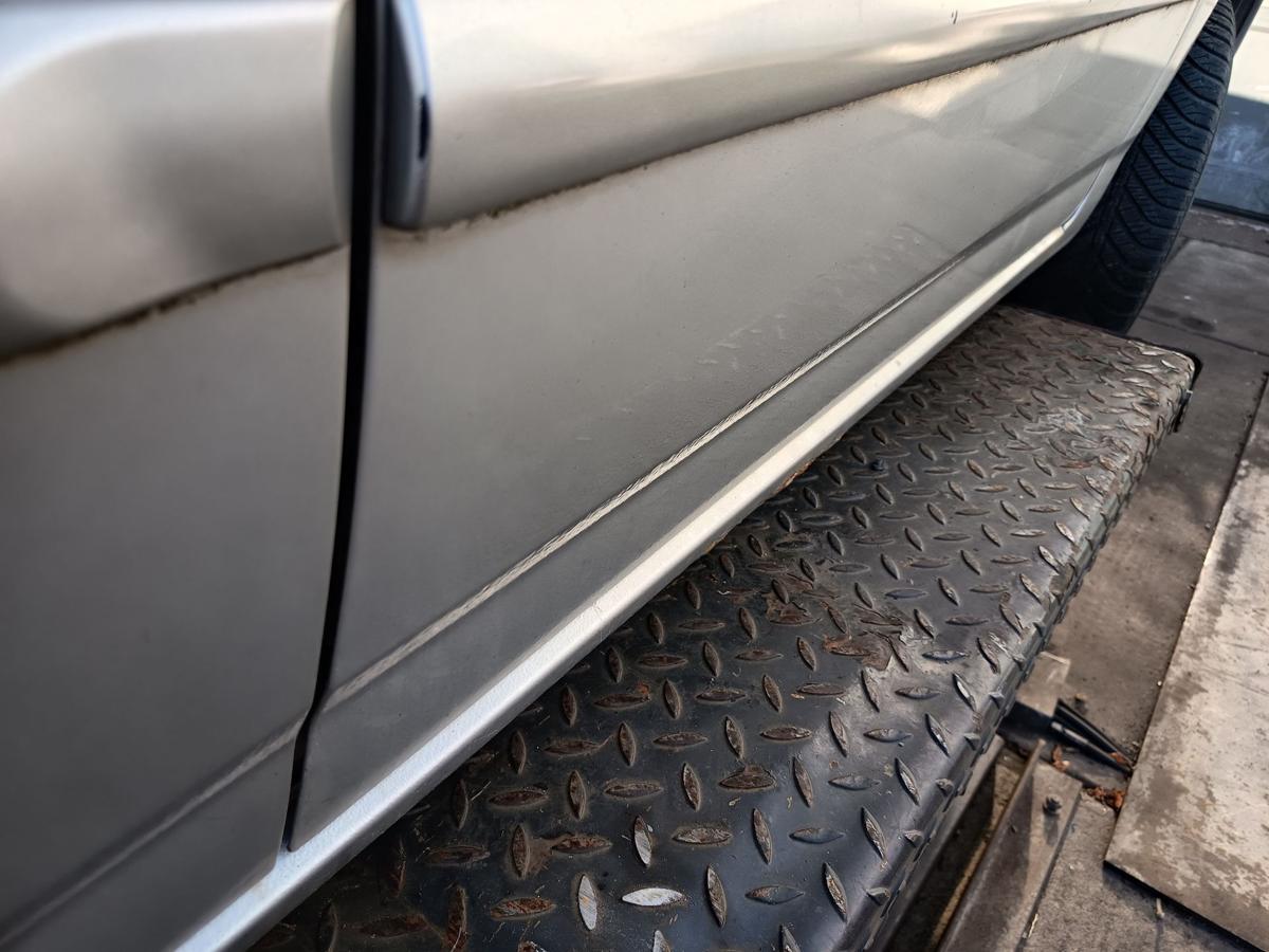 Toyota Corolla E12 original T&uuml;r vorn rechts Beifahrer 199 Brillantsilber Bj 2003