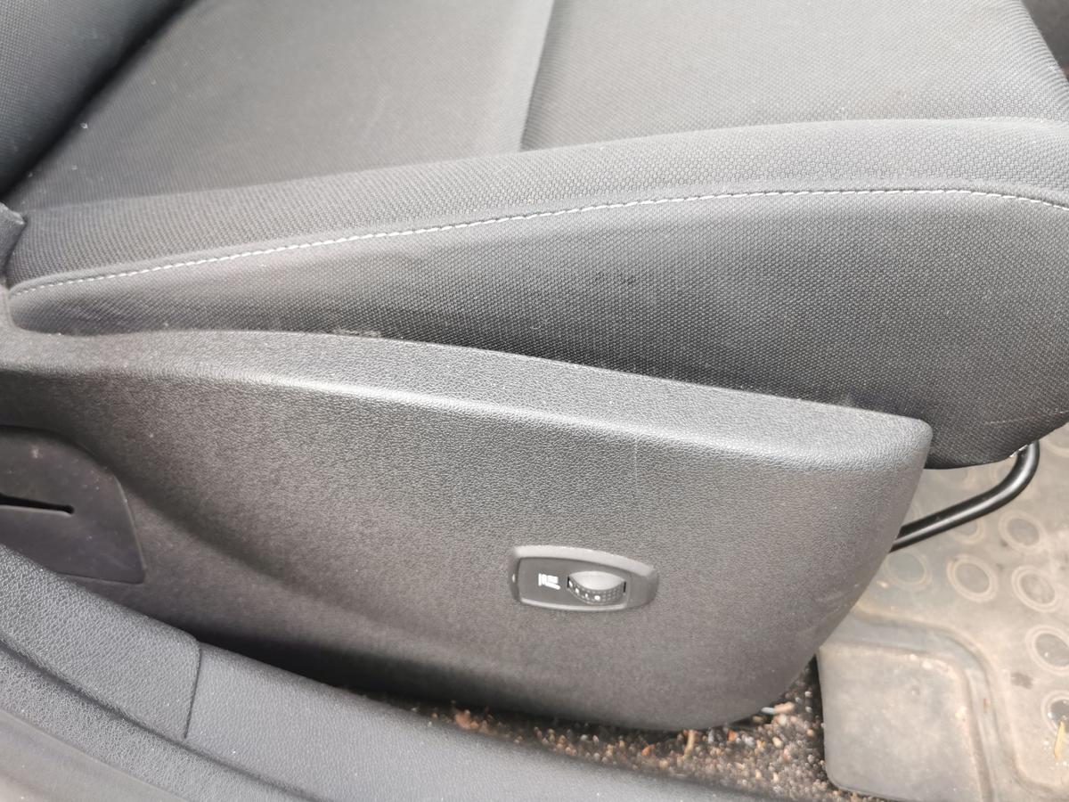 Renault Megane III KZ Kombi Beifahrersitz Sitz Autositz vorn rechts Stoff SHZ
