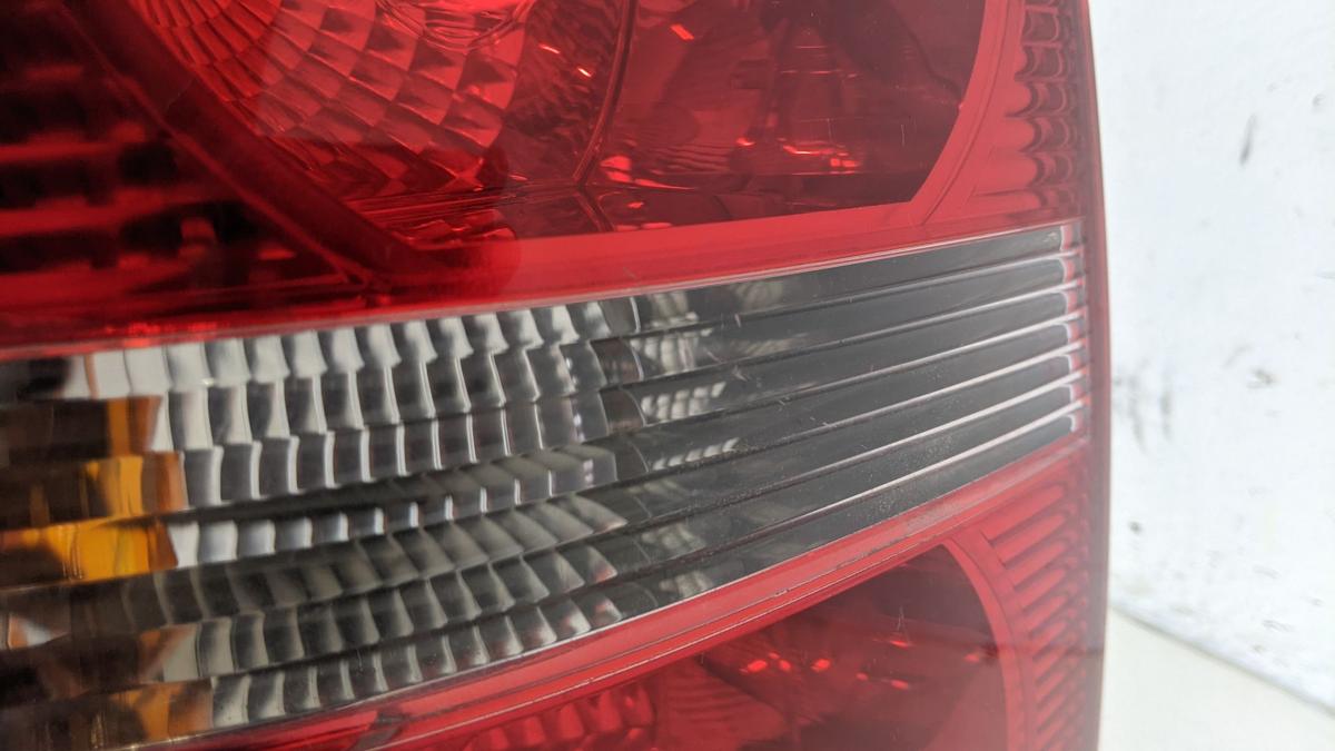 Rückleuchte Schlussleuchte Rücklicht Lampe hinten links VW Touran 1T bis Bj 2006