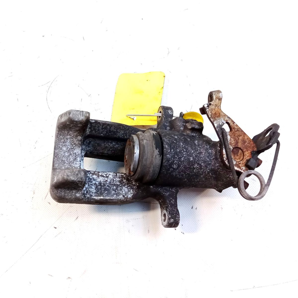 Audi A8 Quattro 4D D2 original Bremssattel Hinterachse recht Bj.2000