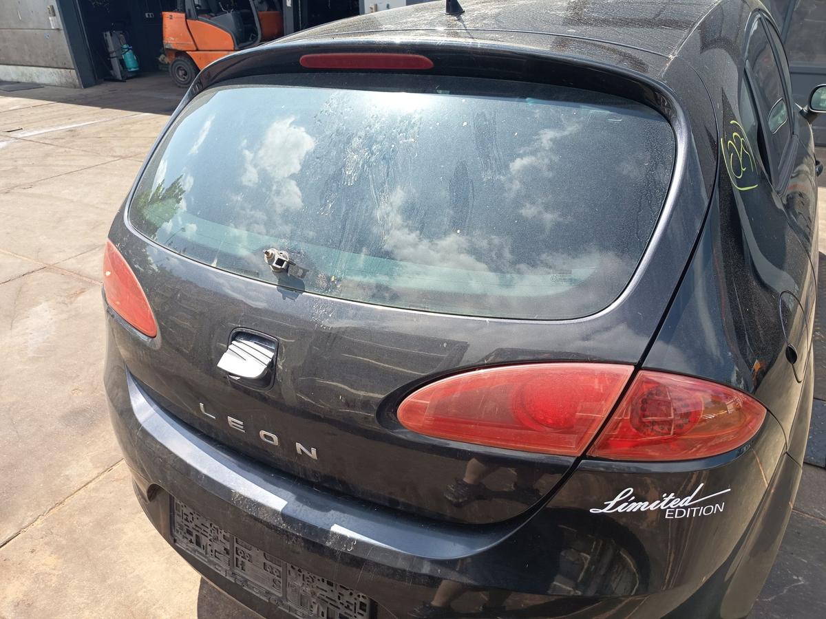 Seat Leon 1P original Heckklappe mit Scheibe LC9Z Black Magic Bj 2006