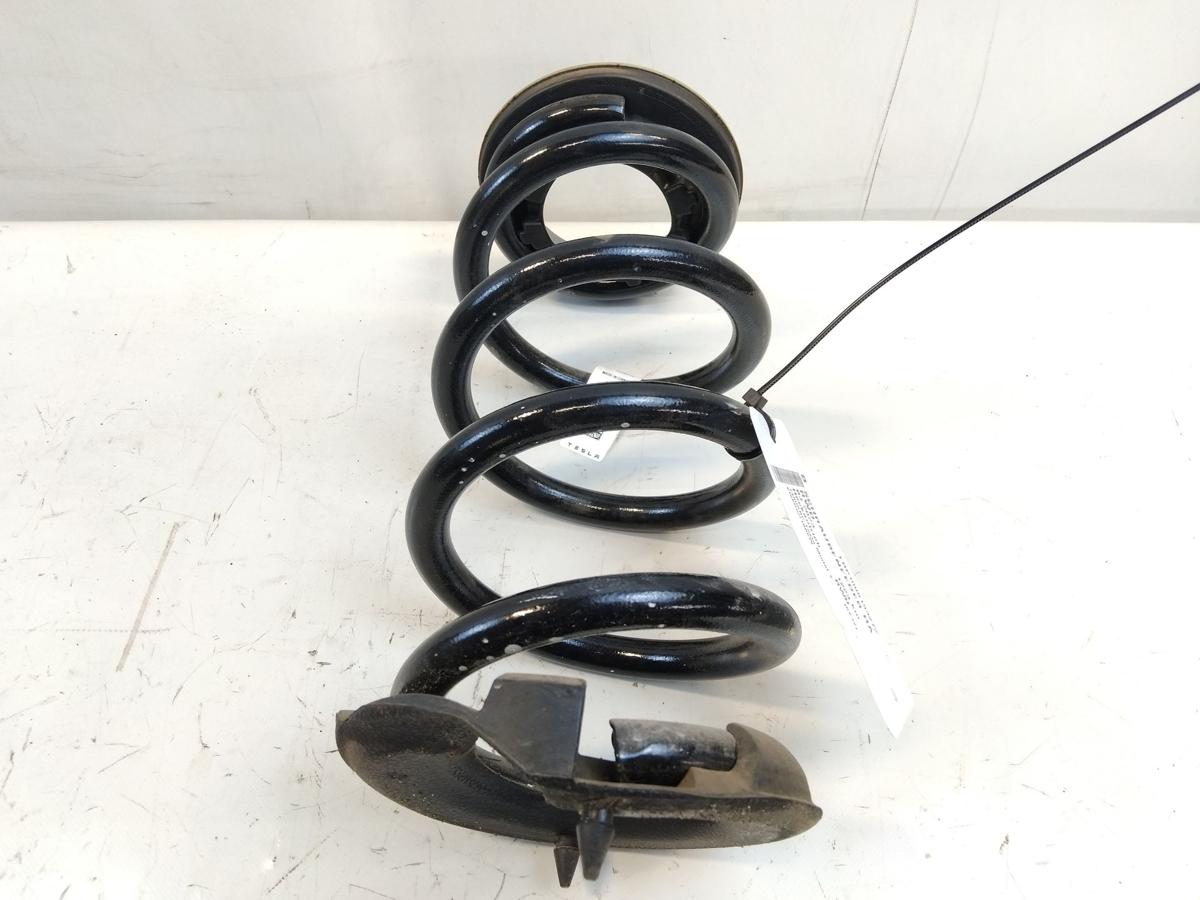 Tesla Model Y RWD original Schraubenfeder Hinterachse Hinterfeder Bj.2023