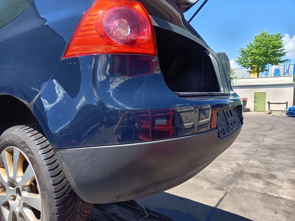 VW Golf V Limo original Sto&szlig;stange F&auml;nger hinten Heck A5G Perlblau Bj 2003