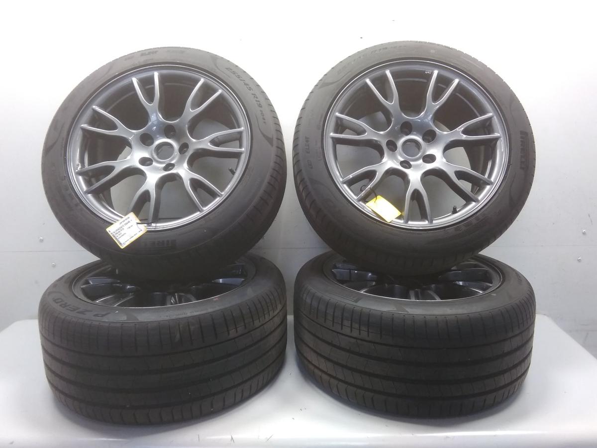 Tesla Model S original Satz Aluräder Alufelgen 255/45 + 285/40 R19 P-Zero PNCS Tesla Model S original Satz Aluräder Alufelgen 255/45 + 285/40 R19 P-Zero PNCS