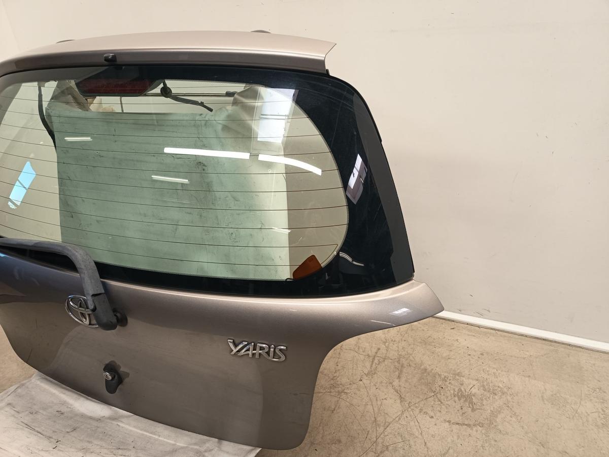 Toyota Yaris P1 original Heckklappe Heckdeckel 1D2-Silbergrau met Bj 2004