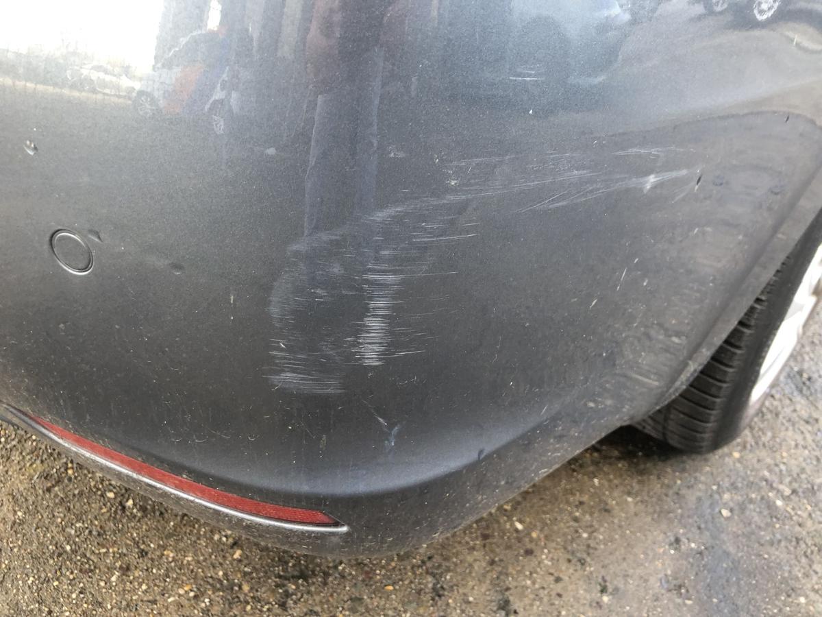 Peugeot 508 ND NE bis14 Sto&szlig;f&auml;nger hinten Hecksch&uuml;rze Limo mit PDC Besch&auml;digt