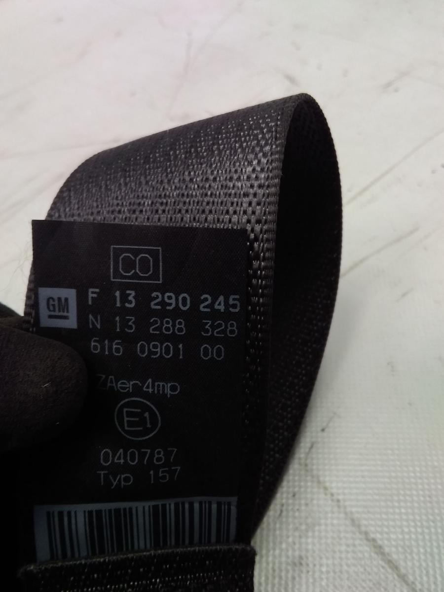 Opel Corsa D original Sicherheitsgurt vorn rechts 3-türig unfallfrei BJ2012