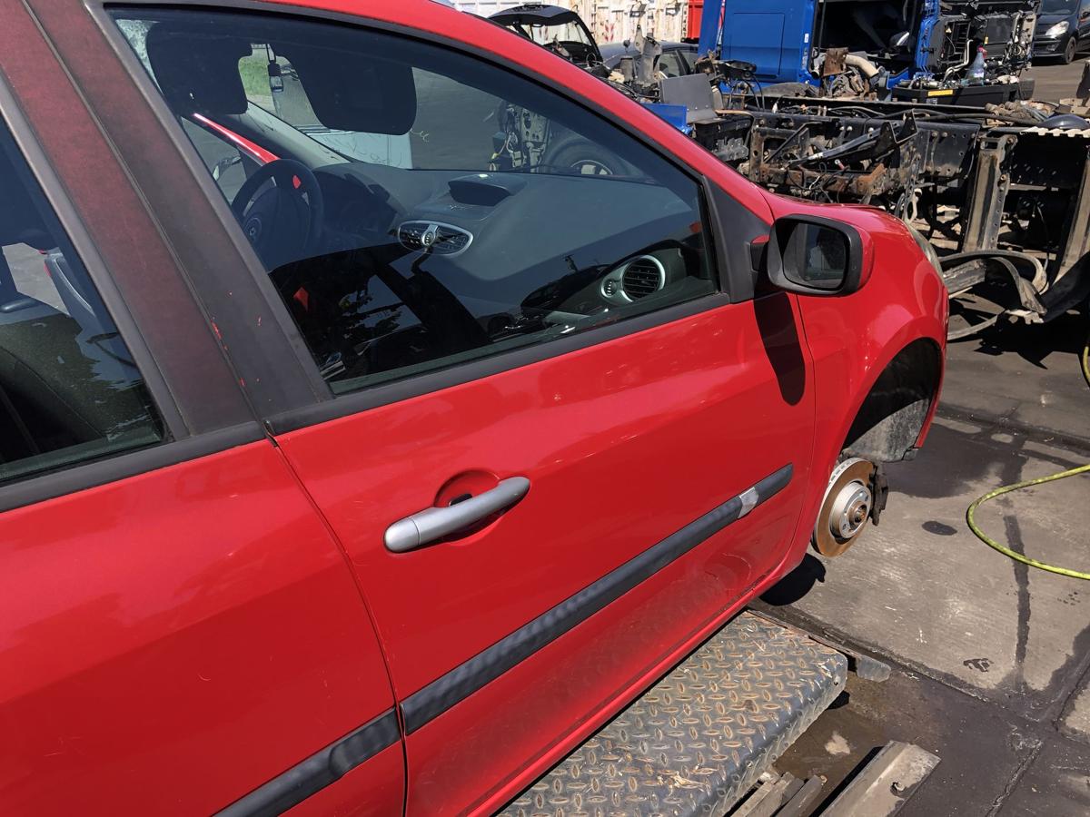 Renault Clio III original Tür vorn rechts Beifahrer 727 Spanischrot Bj 2008