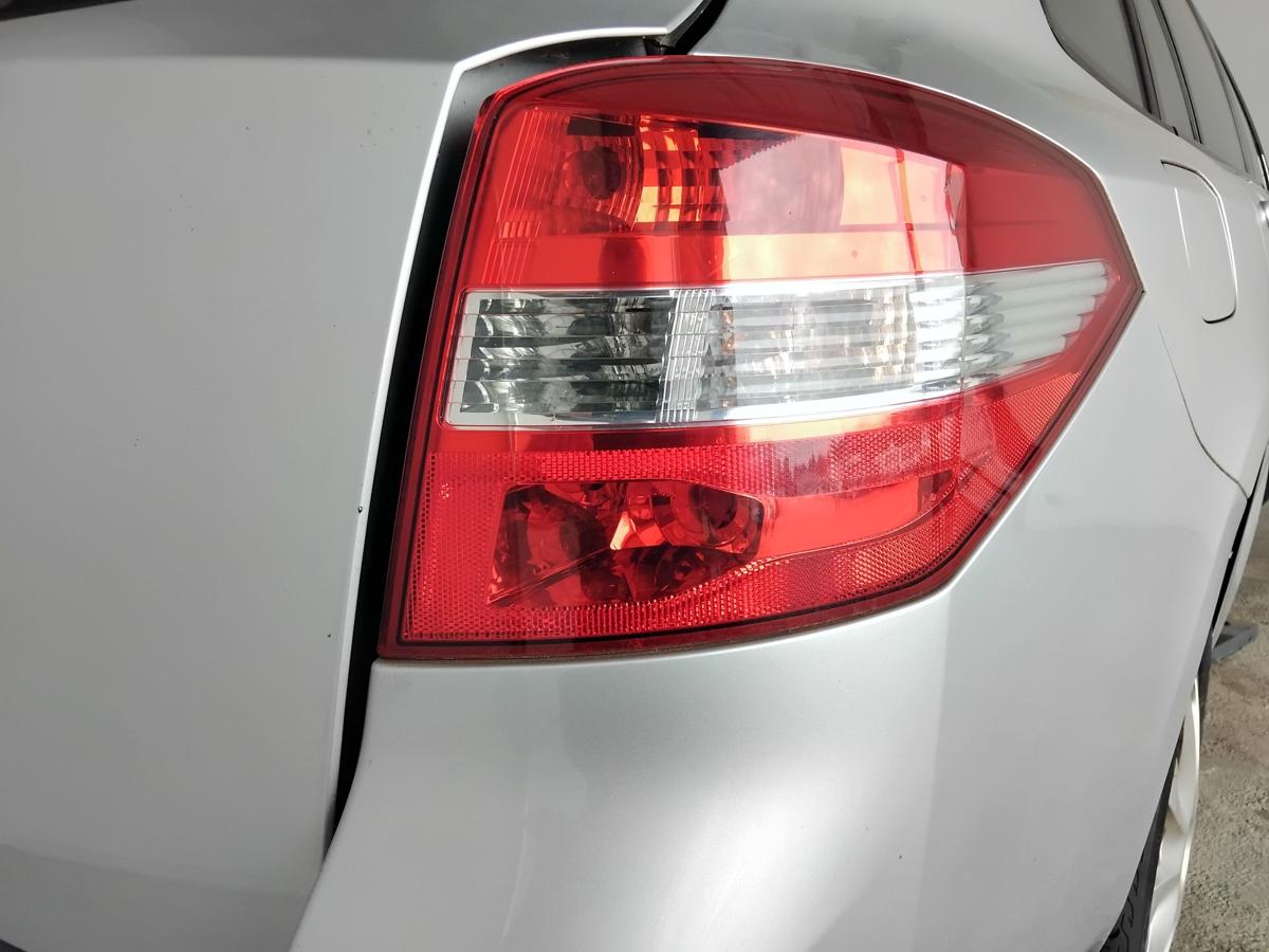 Renault Laguna 3 Kombi original Rückleuchte Heckleuchte rechts BJ2009
