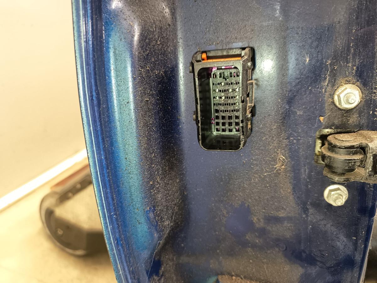 Opel Corsa D original T&uuml;r vorn rechts Beifahrerseite Z20Z Royalblau Bj 2011