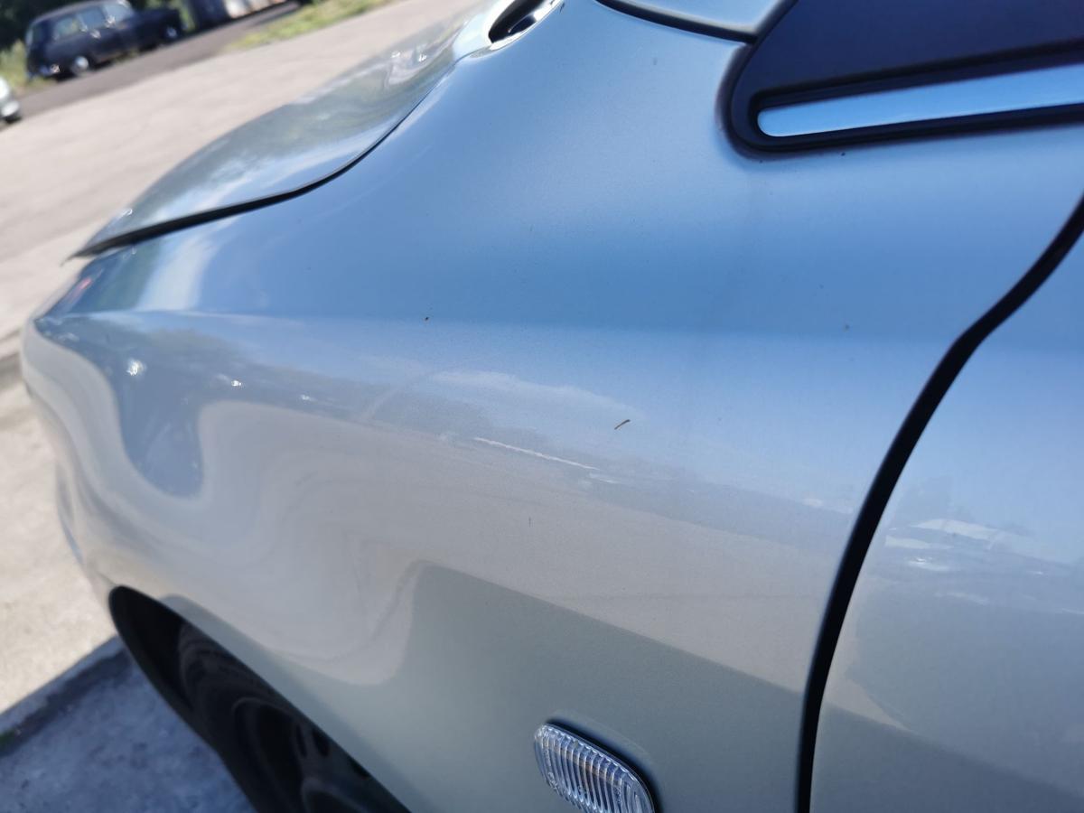 Toyota Avensis T25 Kotflügel Fender Seitenwand vorn links 1C0 Radiant Silver Met